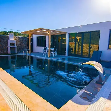 Villa Havuzu Korunakli Balayi Villasi Kinali (Aegean)